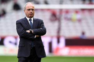 法媒：坎波斯正与一家欧洲豪门谈判加盟，且英超球队也对他感兴趣